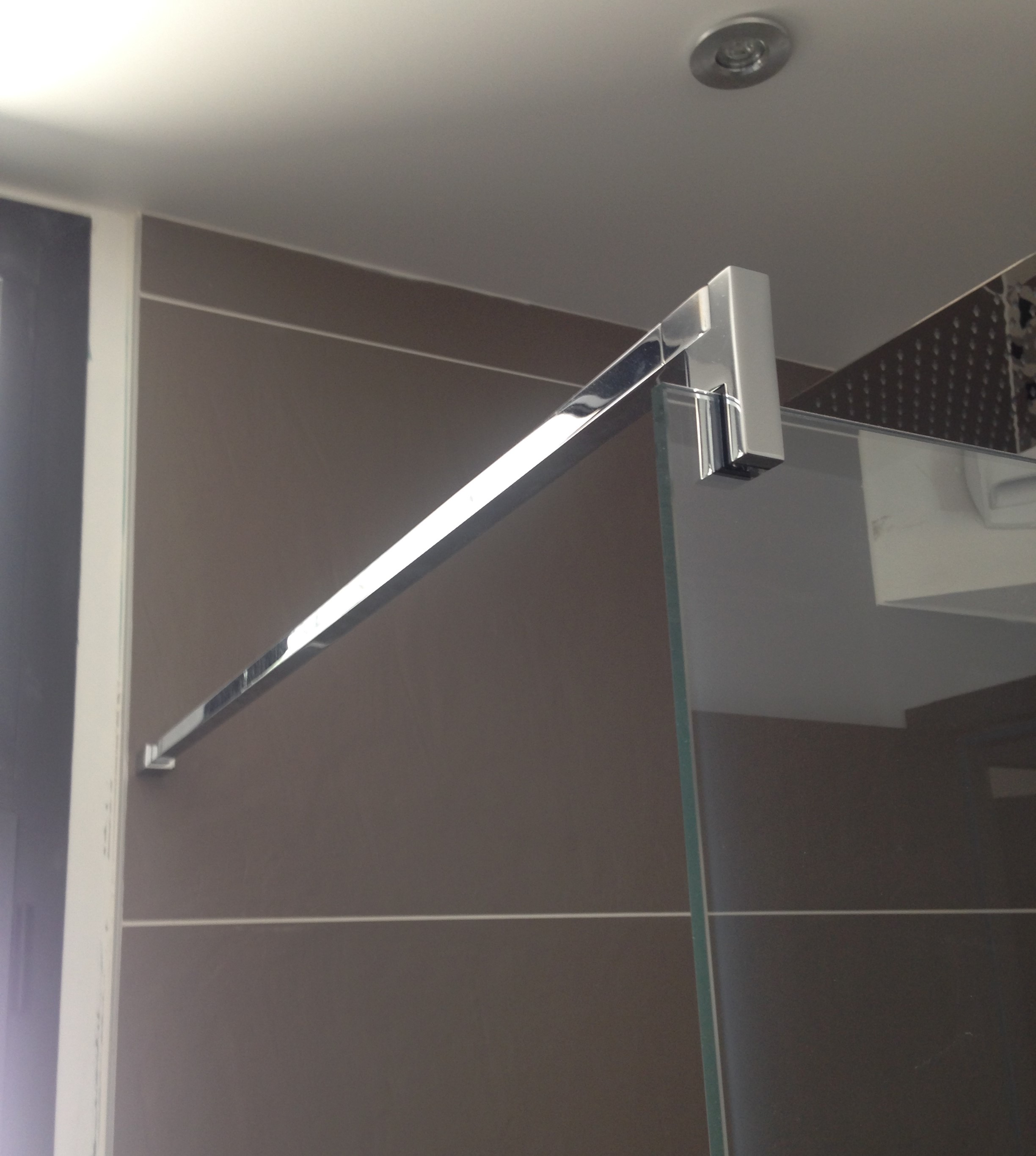 BARRE DE STABILISATION DESIGN CARRE CHROME 90° Mur / Verre POUR PAROI DE DOUCHE (BO 5420262)