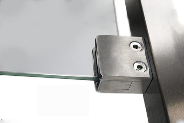 Pince 45x45mm, AISI 304, brossé avec plaque de sécurité et goupille